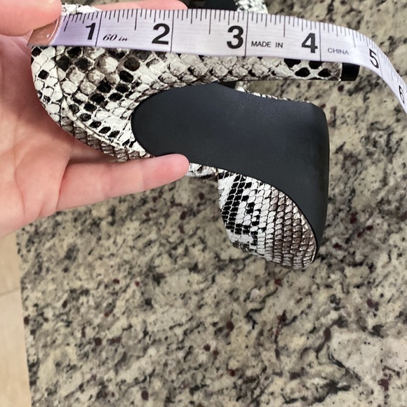 Qupid Jealous Black White Snake Heeled Mules (NEW in BOX) Size 10 - Picture 11 of 11